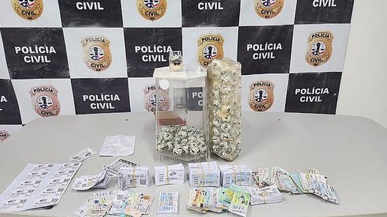 Material apreendido por policiais civis | Foto: Cortesia ao TNH1