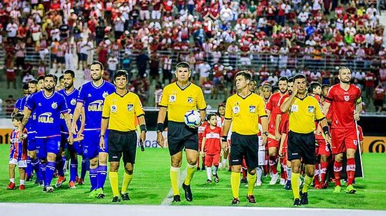 No primeiro jogo em Maceió, CRB e Bahia empataram em 1 a 1 no Rei Pelé | Pei Fon / TNH1