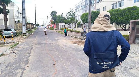 Na manhã de hoje técnicos do Serviço Geológico do Brasil trabalharam no bairro. | TNH1