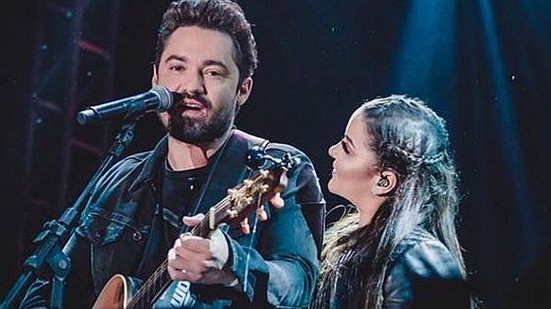 Casal deu beijão ao vivo em festival de música | Redes Sociais