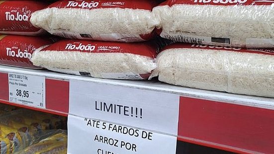 Produzido em larga escala no Rio Grande do Sul, o arroz já foi colhido e, segundo os produtores, não há risco de escassez. | Foto: Procon Maceió