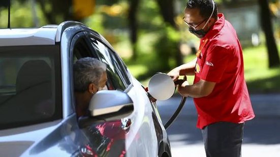 O preço da gasolina e do diesel irão ficar mais caros nesta quinta-feira. | Foto: Marcelo Camargo / Agência Brasil