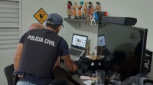 Policiais cumprem mandados de busca e apreensão de arquivos com conteúdo relacionado aos crimes de exploração sexual praticados contra crianças e adolescentes | Divulgação / Ministério da Justiça e Segurança Pública