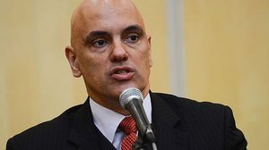 Imagem Alexandre de Moraes prorroga prisão da ativista Sara Winter