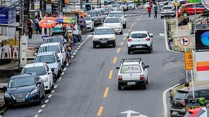 Rua Íris Alagoense, no Farol, foi recapeada e recebeu nova sinalização vertical e horizontal | Secom Maceió