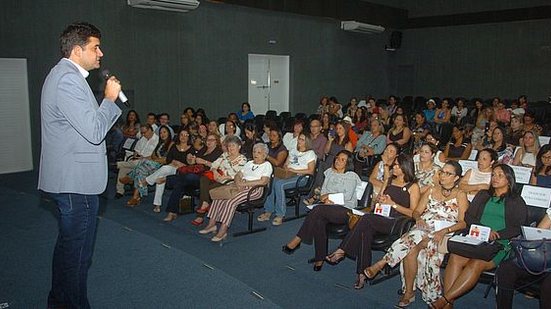 Investimento em educação tira crianças das ruas e ajuda a diminuir violência | Secom Maceió