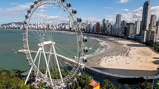 Roda Gigante de Balneário Camboriú | Freepik