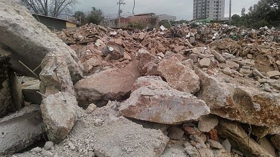 lurb orienta sobre descarte correto de resíduos da construção civil. | Foto: Ascom Alurb