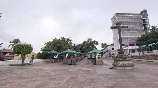 Feira de artesanato na Sé, em Olinda, sem movimento durante isolamento social | Reprodução / TV Globo