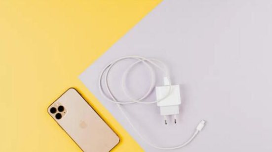 Conector lightning não poderá mais ser comercializado na Europa; Apple cogitaria adotar USB-C no iPhone 15 | Imagem: Karolina Grabowska/Pexels