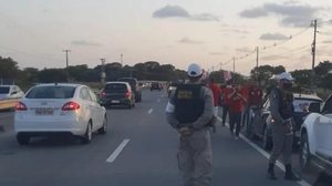 Imagem BPRv aplica 54 multas durante carreata na AL 101 Sul, em Marechal Deodoro