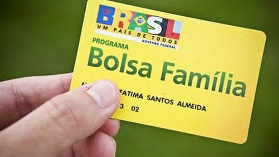 Imagem 13º do Bolsa Família será pago no final de 2019, diz novo ministro