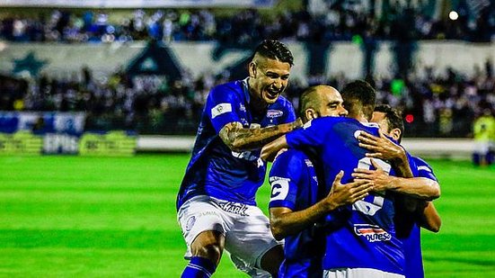 Jogadores do CSA comemoram primeiro gol sobre o Londrina | Pei Fon / Portal TNH1