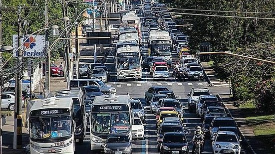 A obstrução no fluxo de veículos será realizada nas proximidades da Imprensa Oficial Graciliano Ramos para a execução de obras de saneamento | Foto: Arquivo / TNH1