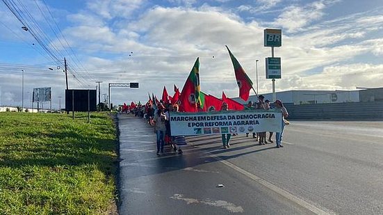 Trabalhadores rurais fazem mobilização em defesa da reforça agrária | Foto: Cortesia ao TNH1