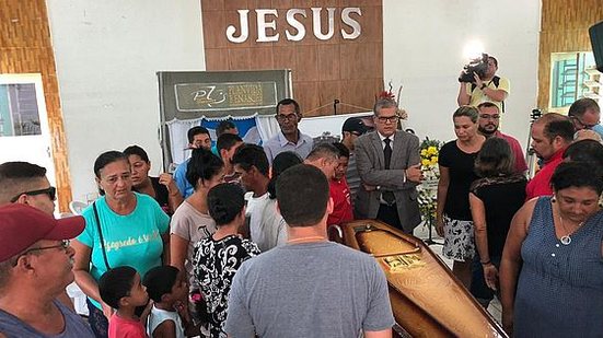 Corpo Abraão é velado em Maceió | TV Pauçara / Henrique Pereira