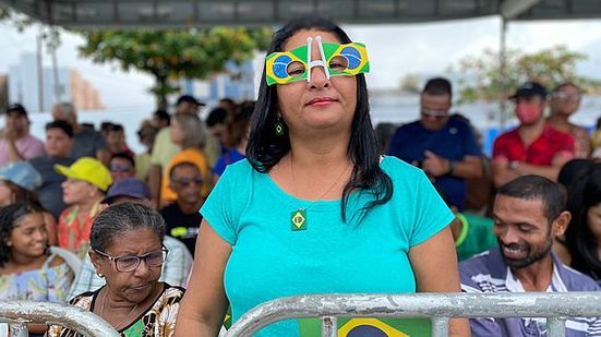 Imagem Plateia presente e empolgada para ver desfile da Independência em Maceió