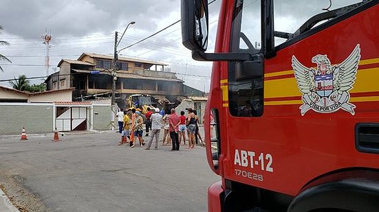 Imagem Veja vídeo e fotos da demolição do imóvel que pegou fogo durante mais de uma semana no Inocoop