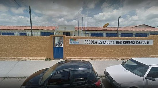 Colégio fica no bairro do Benedito Bentes, na parte alta de Maceió. | Reprodução Google