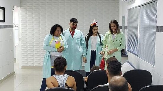 Imagem Alunos de Psicologia ajudam crianças a perderem o medo do dentista