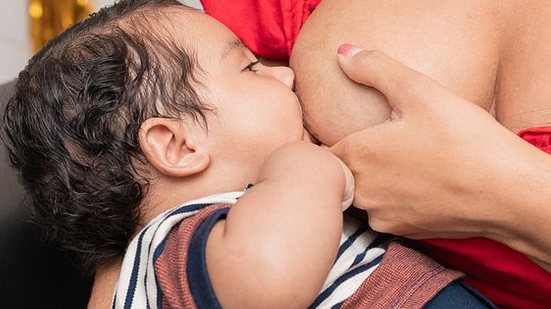 ampanha destaca importância da amamentação para a mãe e para o bebê. | Foto: Victor Vercant / Secom Maceió