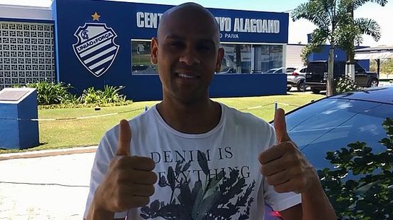 Carlinhos grava vídeo e se despede do CSA | Reprodução / Instagram