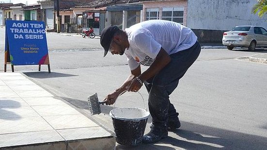 Atividades contemplam limpeza e manutenção de espaços públicos, serviços de saúde, assistência psicossocial e distribuição de kits para gestantes e puérperas | Foto: Ascom Seris