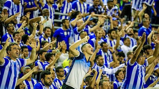 Torcida do CSA na estreia com o Vitória | Pei Fon / Portal TNH1