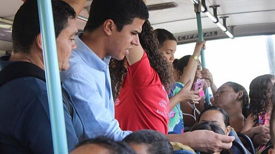 Imagem Má qualidade de ônibus em Pilar é reclamação diária entre passageiros: vereador foi fiscalizar pessoalmente