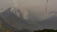 Queimada consome área do Parque Nacional da Serra dos Orgaos (Parnaso), em Petropolis, cidade da região serrana do estado Rio de Janeiro | Agência Enquadrar / Folhapress