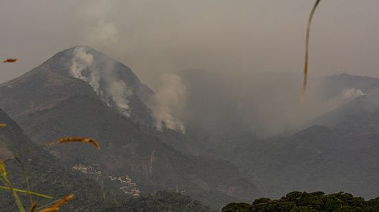 Ao menos 221 pessoas já foram detidas no país por causa de queimadas | Agência Enquadrar / Folhapress