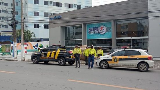 Agentes da SMTT estiveram nos bairros de Jatiúca, Ponta Verde, Pajuçara e Farol | Ascom SMTT