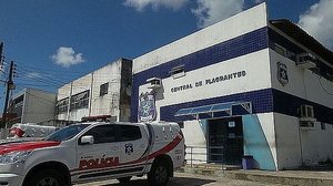 Imagem Dupla que furtou igreja em reforma é detida por seguranças e levada à polícia