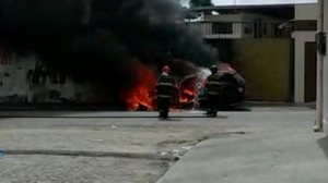 O Corpo de Bombeiros foi acionado e conteve as chamas. | Foto: Reprodução / Rede Social