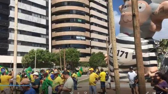 Imagem 1º de maio em Maceió tem manisfestações em defesa e contra Bolsonaro