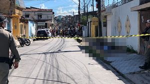 Glevson foi morto na Rua Santa Fernanda, na Jatiúca | Mônica Ermírio/TV Pajuçara