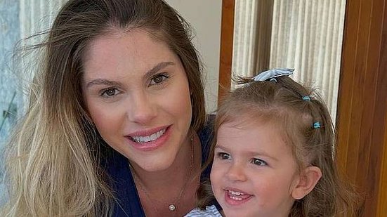 A menina Ayla, 4, filha da modelo Bárbara Evans | Reprodução / Instagram