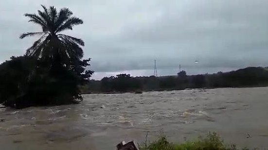 Imagem Vídeos: chuvas provocam alagamentos e transtornos em várias cidades de Alagoas