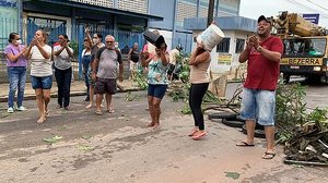 Há mais de 30 dias moradores da região enfrentam problemas de falta de água | Foto: Cortesia ao TNH1