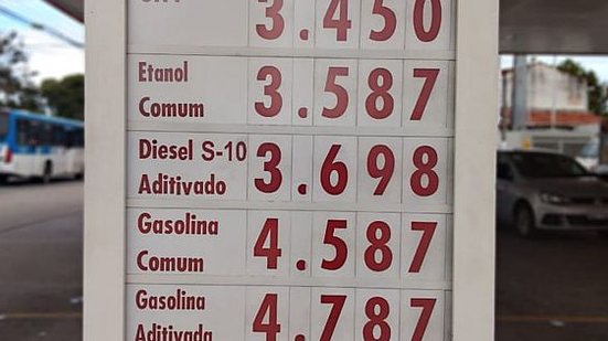 Imagem Após reajuste, gasolina é vendida R$ 4,99 e etanol chega a R$ 4,34 em Maceió