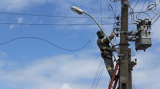 Imagem Pinheiro: Eletrobras orienta moradores a solicitarem desligamento de energia ao deixarem imóvel