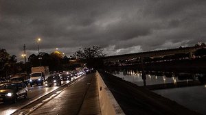 Céu ficou escuro em São Paulo na tarde de segunda-feira | Folhapress