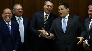 Imagem Entenda os pacotes econômicos anunciados pelo governo Bolsonaro