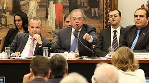 Ministro da Economia, Paulo Guedes, na Comissão de Constituição e Justiça (CCJ) da Câmara, debate a reforma da Previdência. | Fabio Rodrigues Pozzebom/Agência Brasil