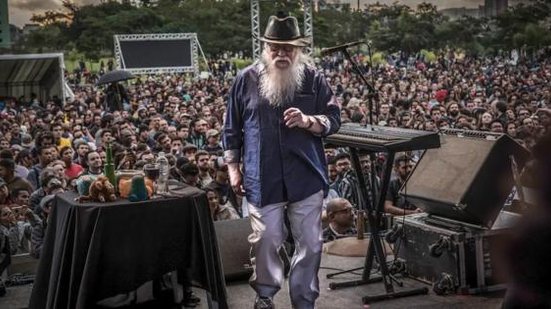 Aos 88 anos, Hermeto será o primeiro brasileiro a receber a premiação em 25 anos de história do prêmio. | Foto: Reprodução / Facebook