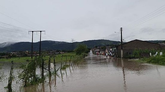 Imagem Rio Mundaú supera cota de inundação e já oferece perigo a União e Murici