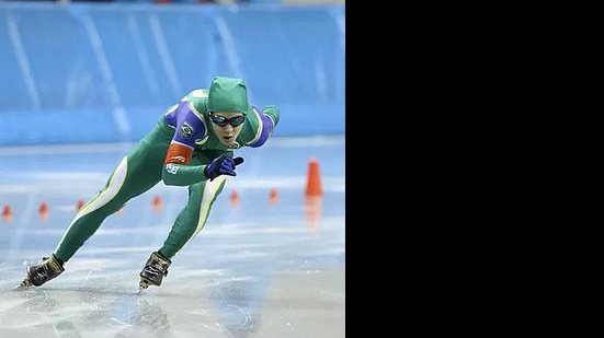 Gabriel Ohnmatch representando o Brasli na patinação no gelo | Divulgação/CBDG