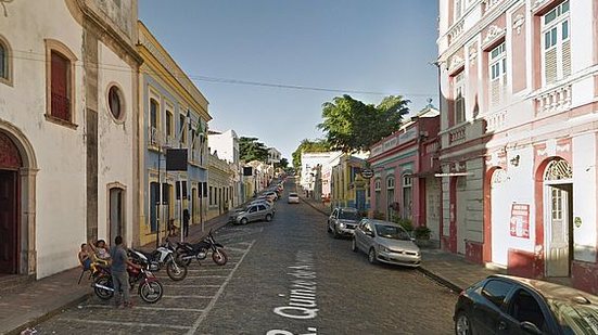 Crime ocorreu na Rua Quinze de Novembro, em Olinda | Reprodução / Street View