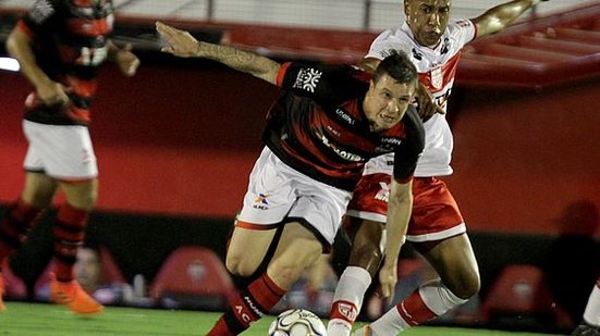 Atlético-GO e CRB duelam em Goiânia | Futurapress / Folhapress