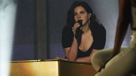 A cantora Lana Del Rey se apresenta no último dia do Lollapalooza 2018, em São Paulo | Felipe Cotrim/VEJA